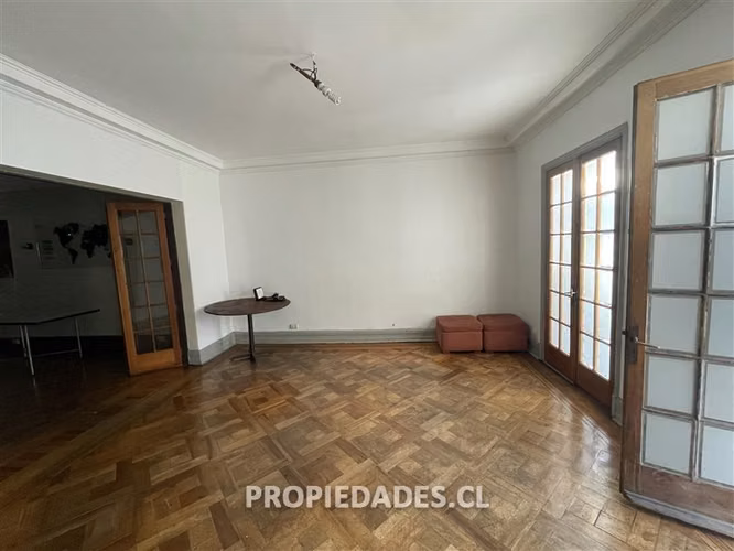 Oficina para Institución o Empresa en venta en Providencia.