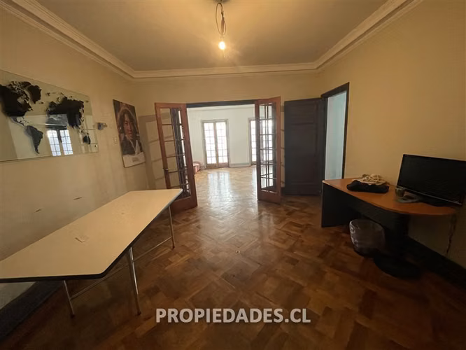 Oficina para Institución o Empresa en venta en Providencia.