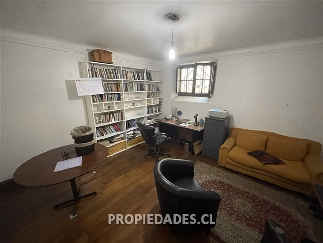 Oficina para Institución o Empresa en venta en Providencia.