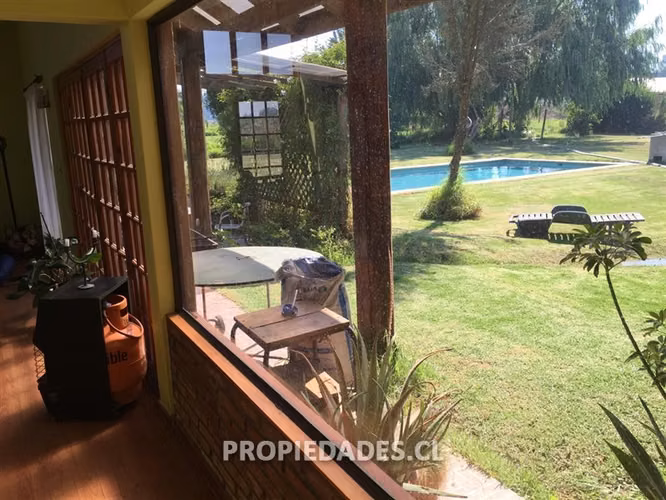 Casa en venta de 3 dorm. en María Pinto
