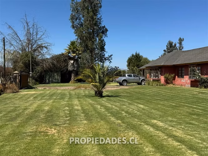 Casa en venta de 3 dorm. en María Pinto