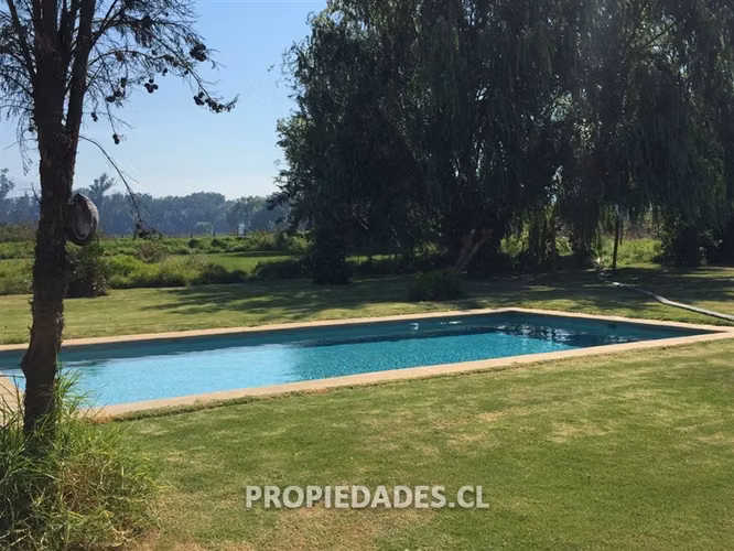 Casa en venta de 3 dorm. en María Pinto