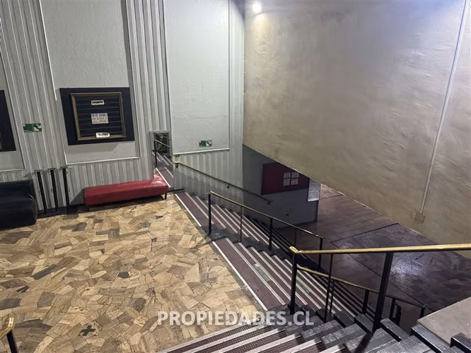 Local Comercial de 1400 m2 en venta en Santiago