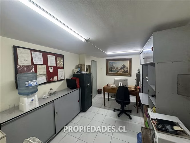 Local Comercial de 1400 m2 en venta en Santiago