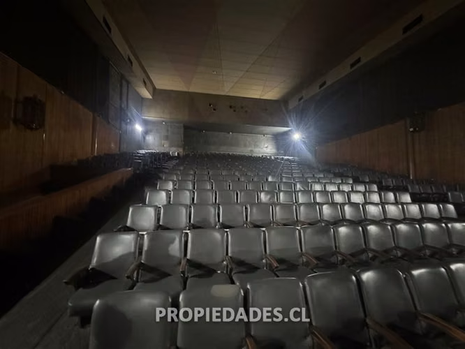 Local Comercial de 1400 m2 en venta en Santiago