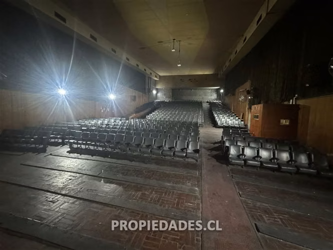 Local Comercial de 1400 m2 en venta en Santiago