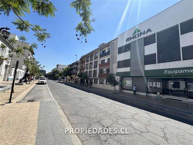 Local Comercial-Ideal para Educación en arriendo en Santiago