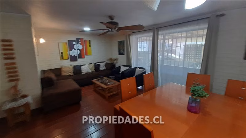 Casa en venta en Peñalolén / 6 dorm. / Emilio Aldunate - Imagen 2