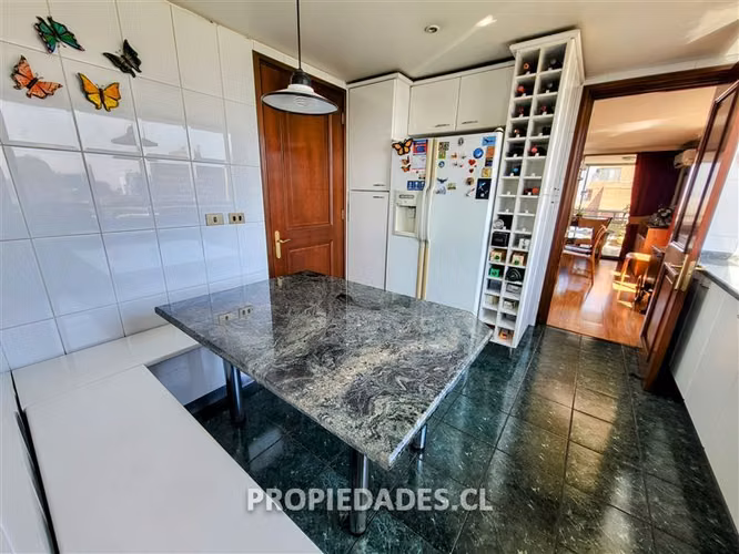 Departamento en venta de 5 dorm. en Las Condes GRAN VISTA