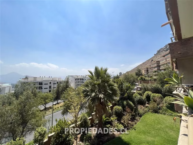 Departamento en venta de 5 dorm. en Las Condes