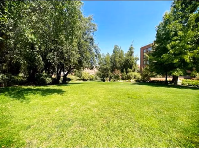 Departamento en venta de 5 dorm. en Las Condes