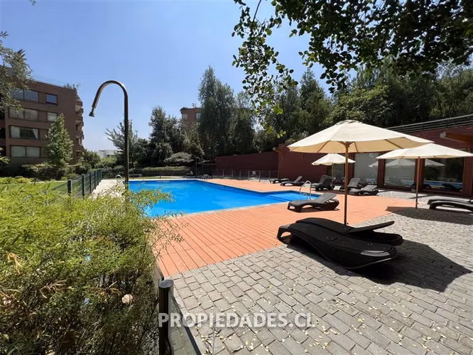 Departamento en venta de 5 dorm. en Las Condes