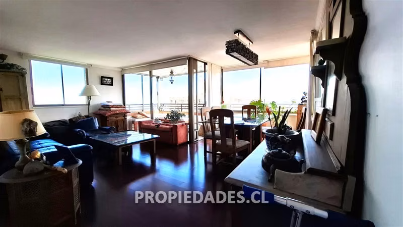 Departamento en venta de 3 dorm. en Las Condes