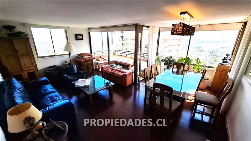 Departamento en venta de 3 dorm. en Las Condes