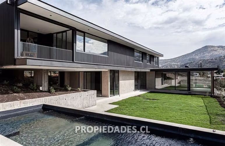 Casa en Arriendo en Lo Barnechea