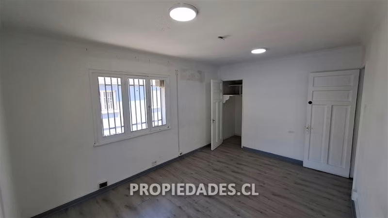 Casa en arriendo de 6 dorm. en Ñuñoa