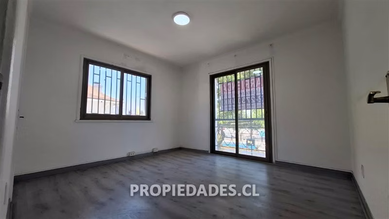 Casa en arriendo de 6 dorm. en Ñuñoa
