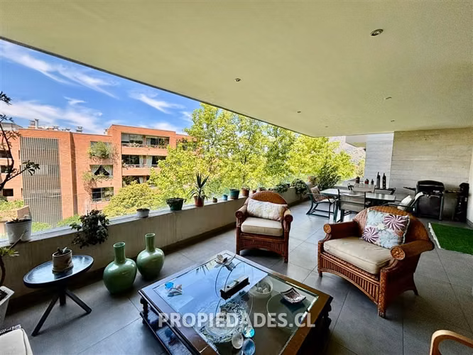 Depto dúplex en exclusivo condominio en Carolina Rabat