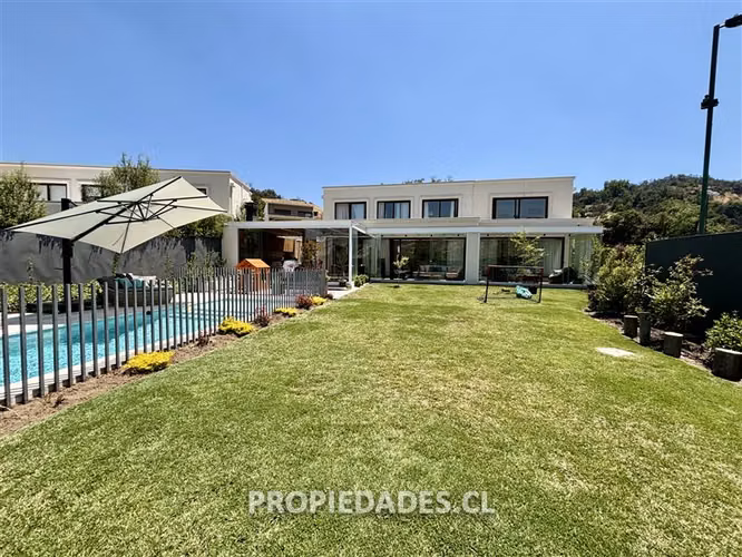 Casa en Venta en Lo Barnechea