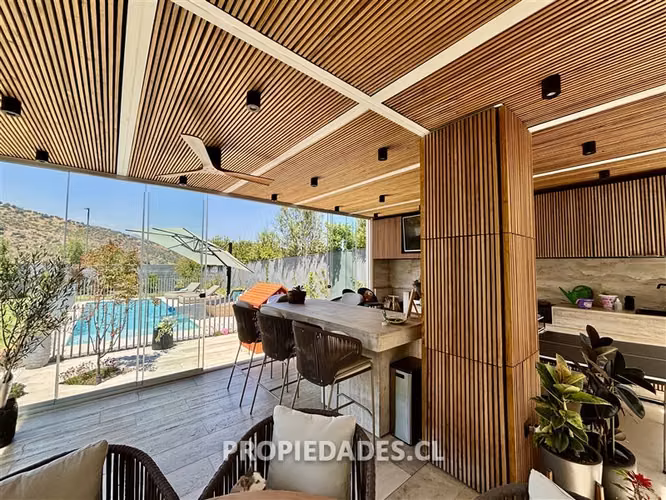 Casa en Venta en Lo Barnechea