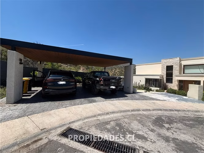 Casa en Venta en Lo Barnechea