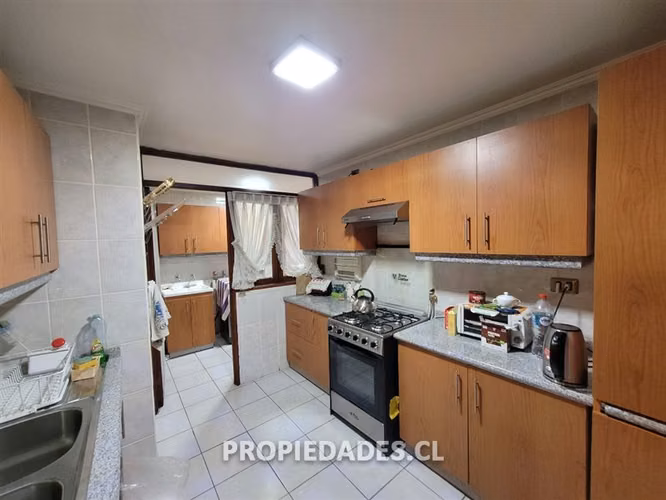 Departamento totalmente renovado de 4 dorm. en Providencia