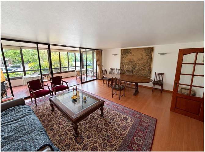 Departamento totalmente renovado de 4 dorm. en Providencia