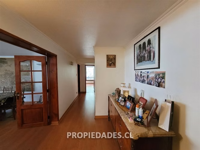 Departamento totalmente renovado de 4 dorm. en Providencia
