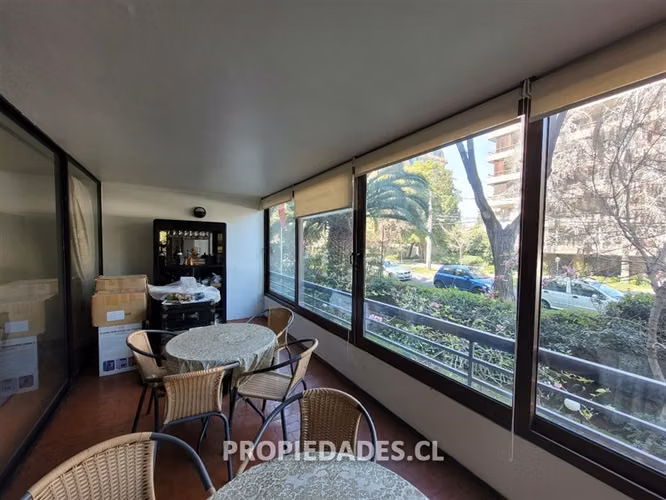 Departamento totalmente renovado de 4 dorm. en Providencia