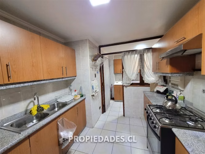 Departamento totalmente renovado de 4 dorm. en Providencia