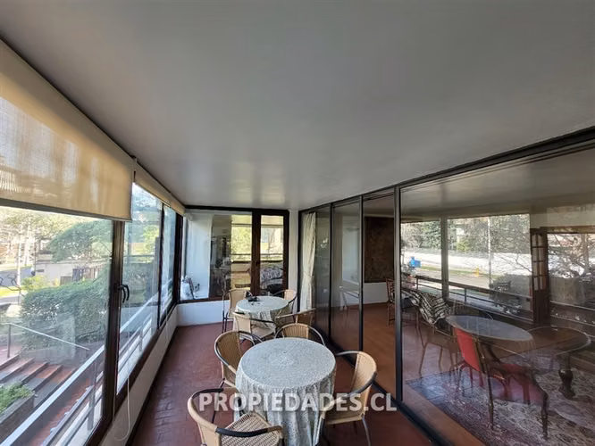 Departamento totalmente renovado de 4 dorm. en Providencia