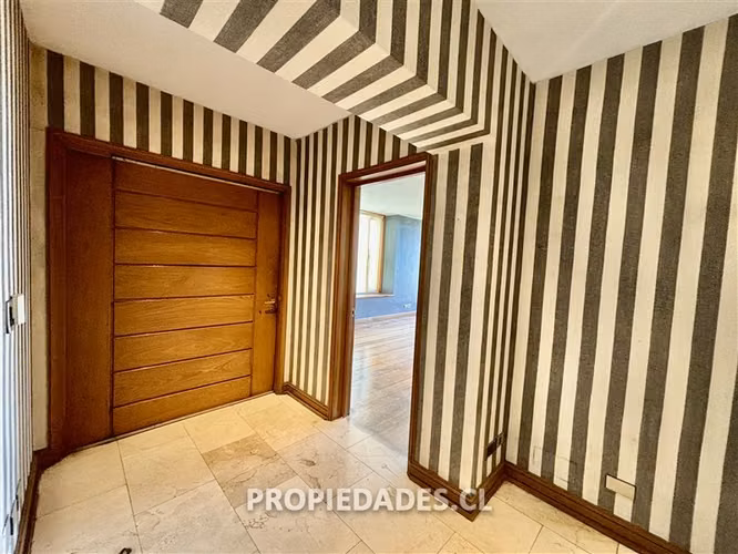 Departamento en venta de 2 dorm. en Lo Barnechea