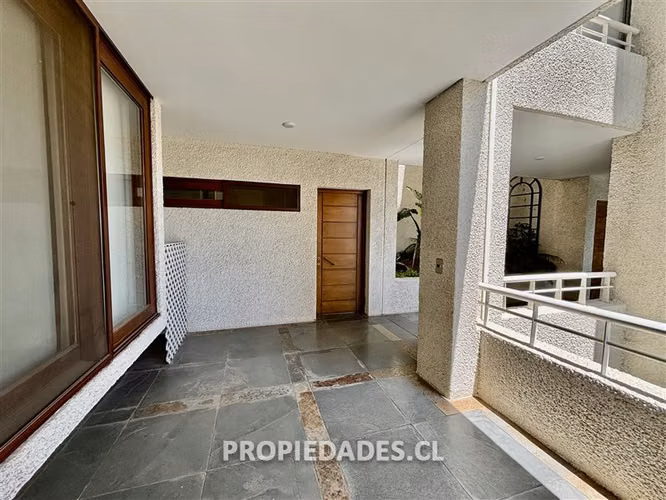 Departamento en venta de 2 dorm. en Lo Barnechea