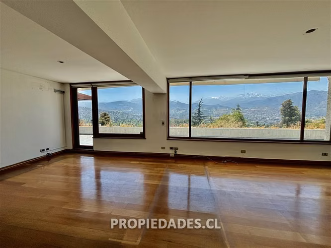 Departamento en venta de 2 dorm. en Lo Barnechea