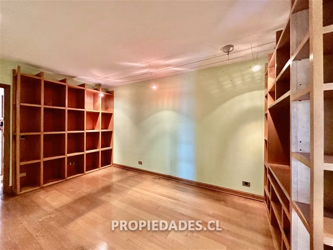 Departamento en venta de 2 dorm. en Lo Barnechea