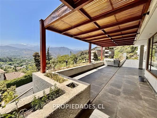 Departamento en venta de 2 dorm. en Lo Barnechea