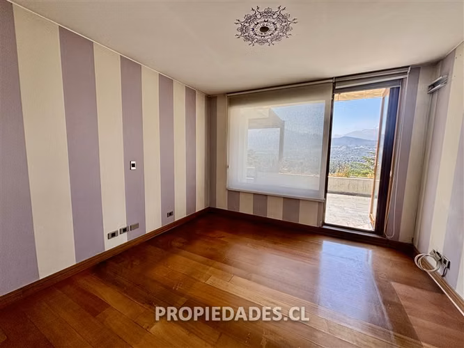 Departamento en venta de 2 dorm. en Lo Barnechea