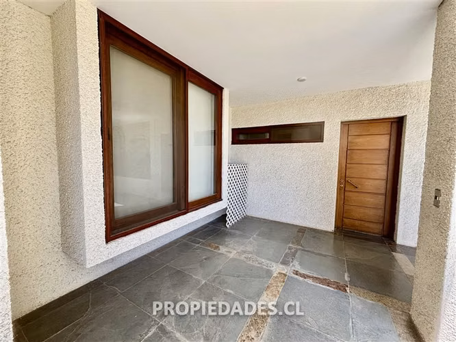 Departamento en venta de 2 dorm. en Lo Barnechea
