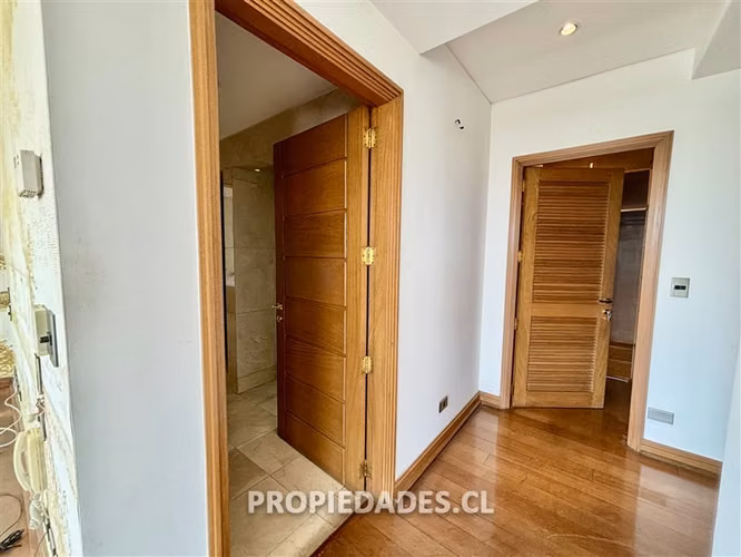 Departamento en venta de 2 dorm. en Lo Barnechea