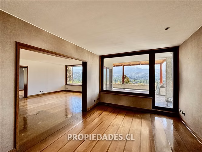 Departamento en venta de 2 dorm. en Lo Barnechea