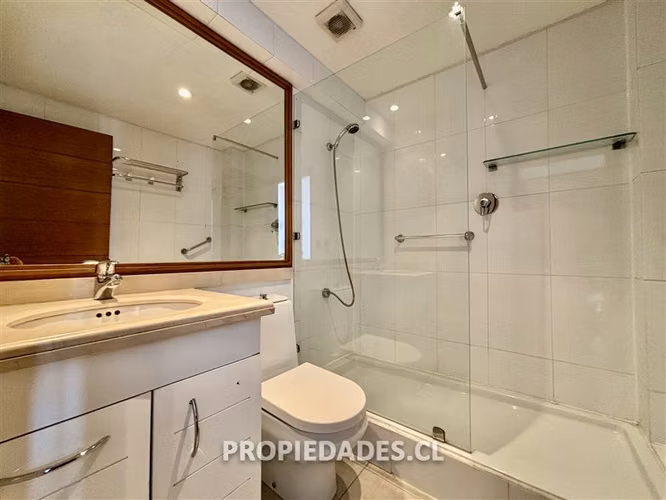 Departamento en venta de 2 dorm. en Lo Barnechea