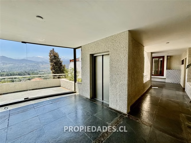 Departamento en venta de 2 dorm. en Lo Barnechea
