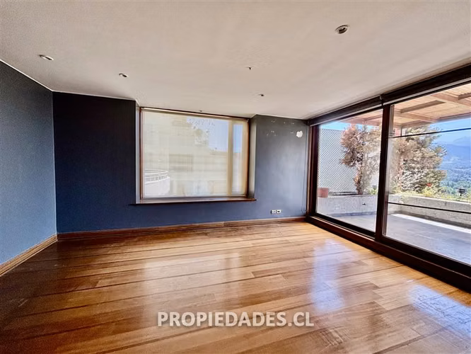 Departamento en venta de 2 dorm. en Lo Barnechea