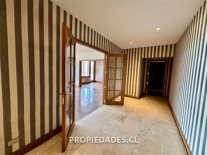 Departamento en venta de 2 dorm. en Lo Barnechea