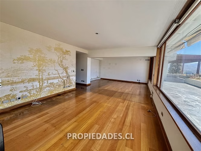 Departamento en venta de 2 dorm. en Lo Barnechea