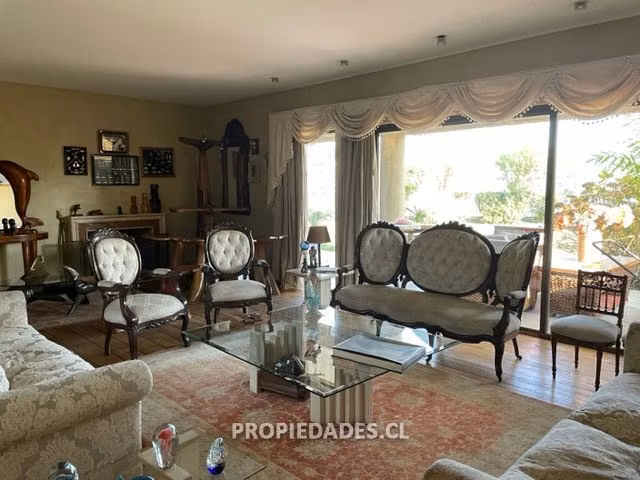 Casa en venta de 5 dorm. en Las Condes