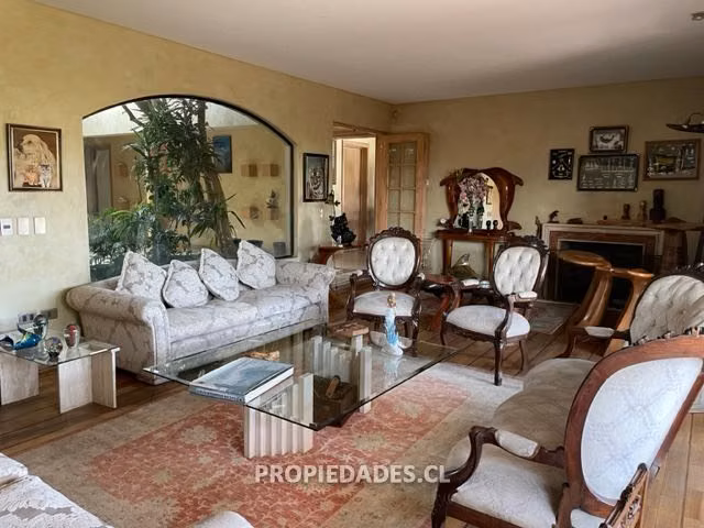 Casa en venta de 5 dorm. en Las Condes