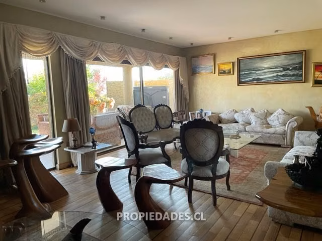 Casa en venta de 5 dorm. en Las Condes