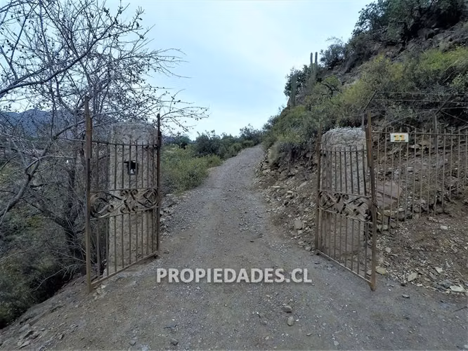 Casa en venta de 5 dorm. en Lo Barnechea