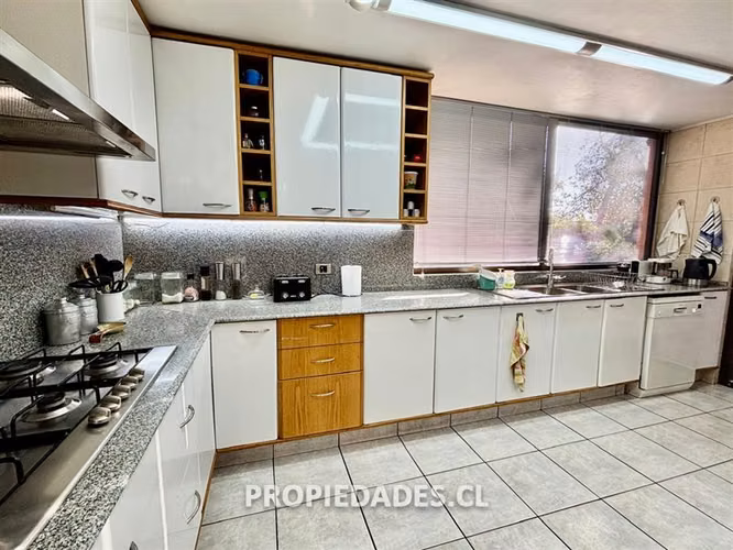 Casa en venta de 5 dormitorios en Huinganal, Lo Barnechea
